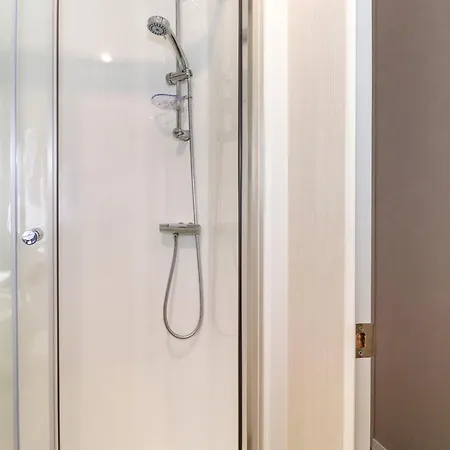 Elton's Escape ווינדרמר
